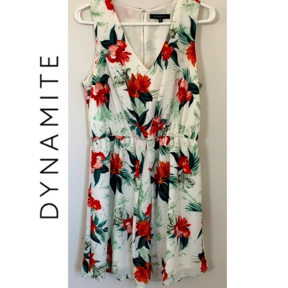 DYNAMITE FLORAL WOMAN SUMMER DRESS SIZE L